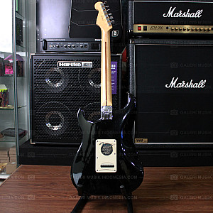 2ND Fender American Standard Stratocaster Electric Guitar, Black